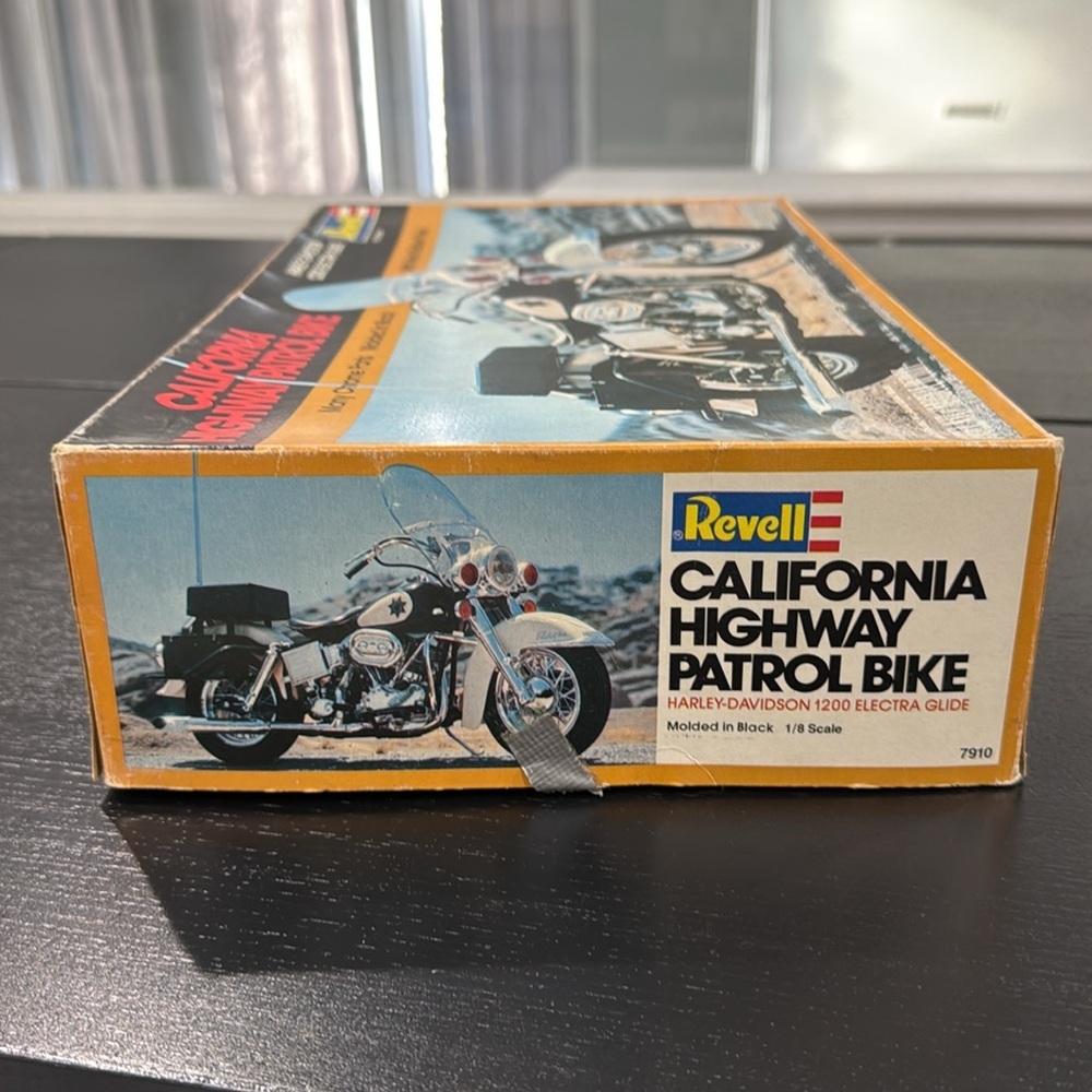 Harley-Davidson Vintage Revell California Highway Patrol Model Motorcycle Kit - Picture 4 of 7